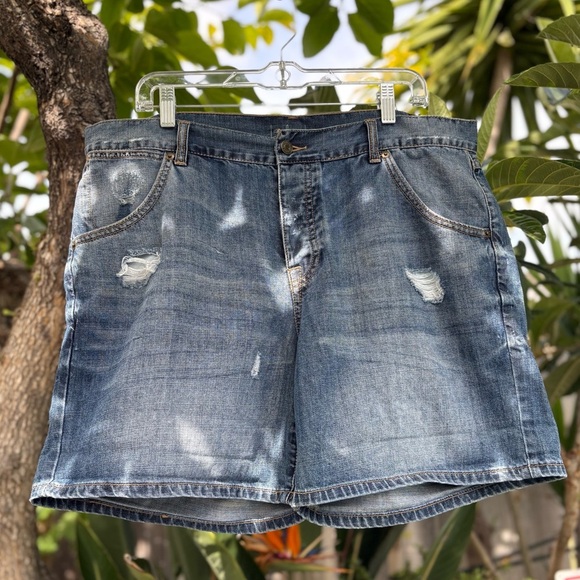 Victoria Secrets London Jean Button Fly Distressed Denim Shorts - Picture 1 of 8